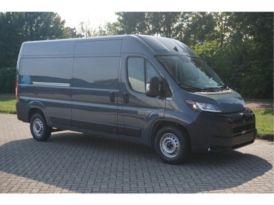 42123491-peugeot-boxer-7