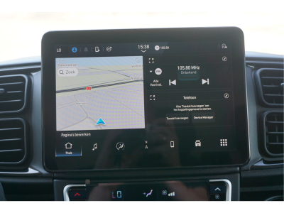 42123686-peugeot-boxer-11