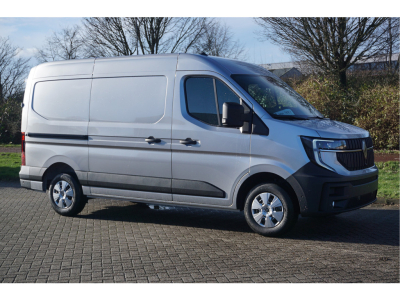 42138713-renault-master-4