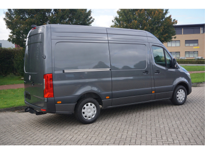 42171081-mercedes-benz-sprinter-4