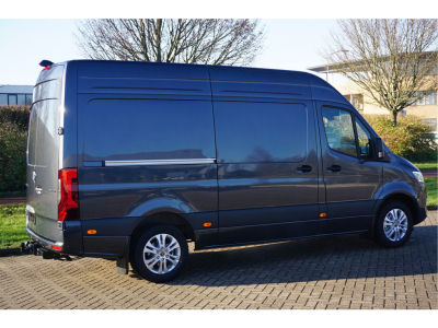 42172582-mercedes-benz-sprinter-4