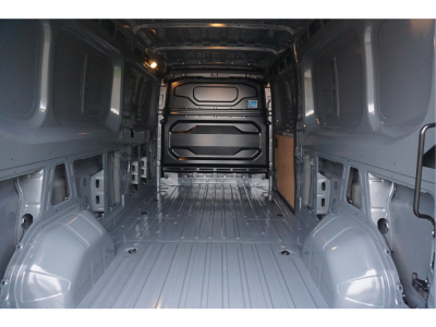 42230976-renault-master-7