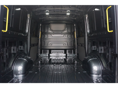 42671975-volkswagen-crafter-7