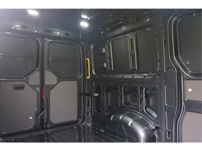 42672022-volkswagen-crafter-8