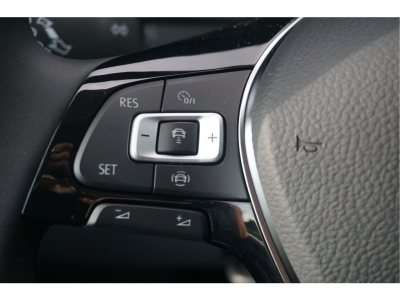 42769760-volkswagen-crafter-14