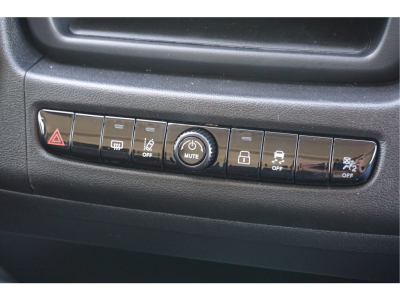 42945142-peugeot-boxer-16