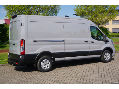 43572535-ford-transit-4