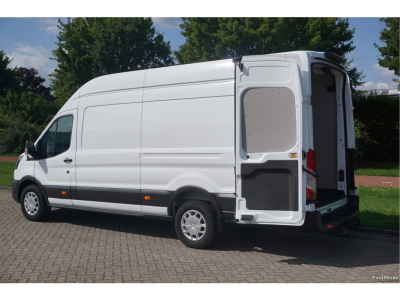 45143311-ford-transit-4
