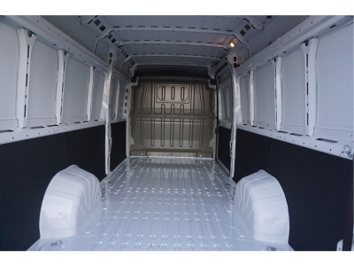 46068332-peugeot-boxer-8