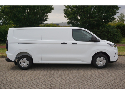 46765831-ford-transit-custom-5