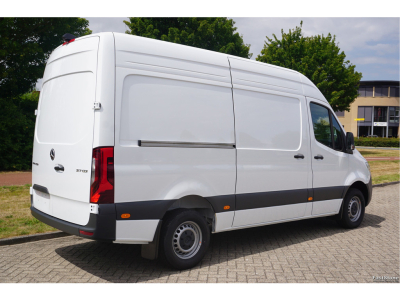 47569334-mercedes-benz-sprinter-4
