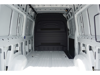 47569334-mercedes-benz-sprinter-7