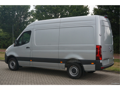 47569424-mercedes-benz-sprinter-3
