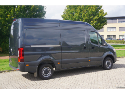 47643081-mercedes-benz-sprinter-4