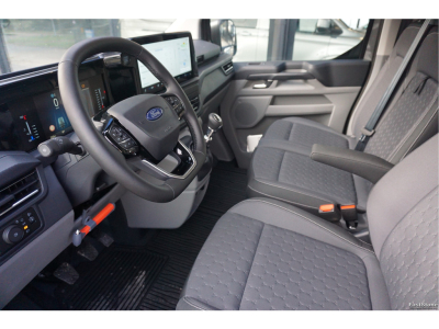 48124989-ford-transit-custom-11