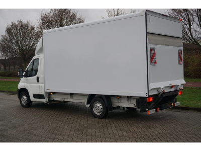 49309816-peugeot-boxer-3