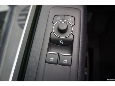 49338916-ford-transit-custom-12