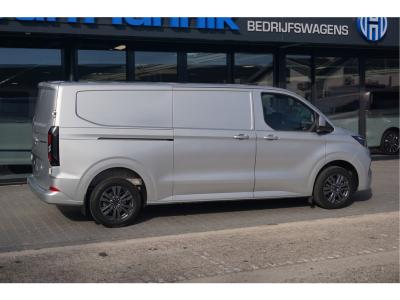50189958-ford-transit-custom-4