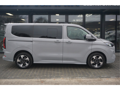 51621847-ford-transit-custom-5