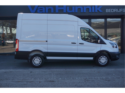 52166990-ford-transit-5