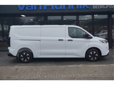 52369826-ford-transit-custom-5