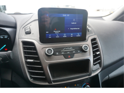 52746723-ford-transit-connect-10