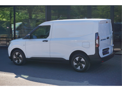 53308713-ford-transit-courier-3