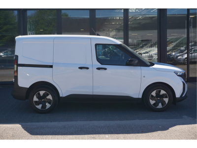 53308713-ford-transit-courier-5