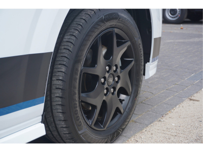 53690507-ford-transit-custom-11