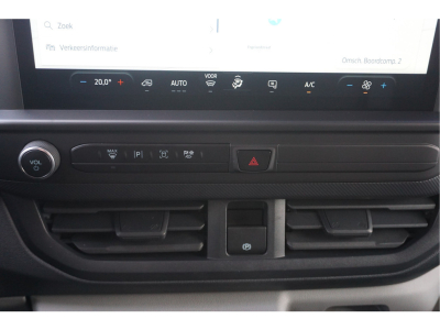 54007848-ford-transit-custom-13