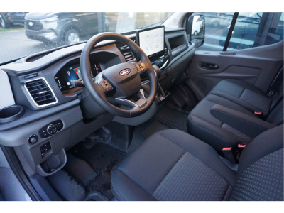 54670354-ford-transit-10