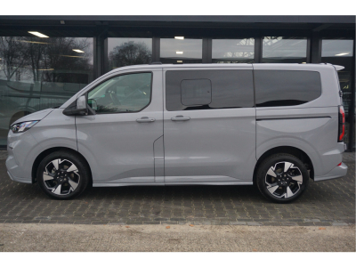 55405768-ford-transit-custom-2