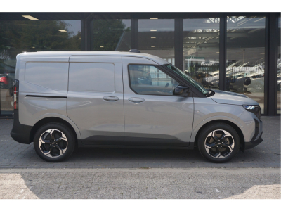 56421416-ford-transit-courier-5