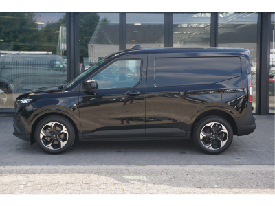 56421827-ford-transit-courier-2