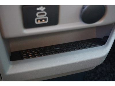 56883192-ford-e-transit-custom-17