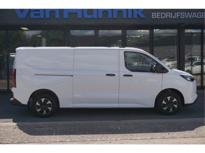 56883252-ford-transit-custom-4